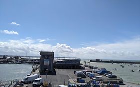 La Vigie Sur Le Port